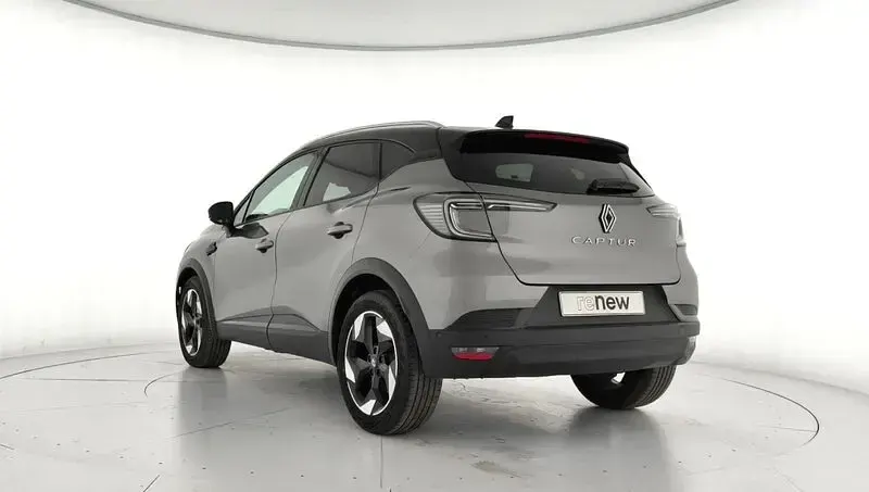 Usado Renault Captur Techno 100 CV (73 kW) 2025 Gris SUV