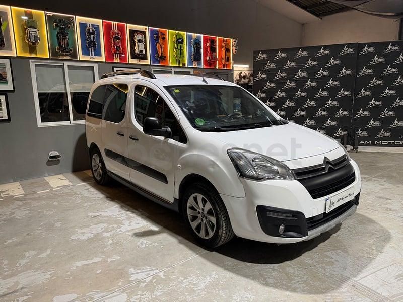 Usado Citroën Berlingo Feel 110 CV (80 kW) 2016 Blanco Monovolumen