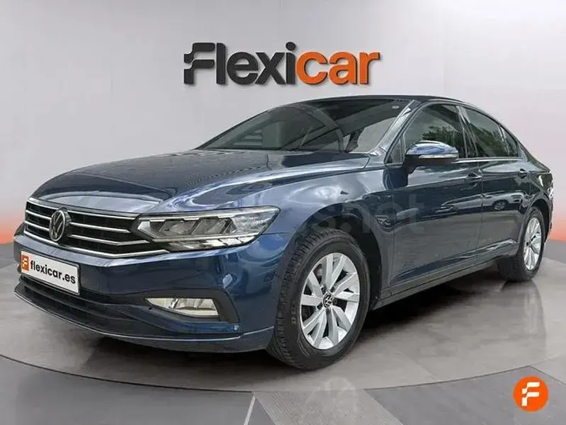 Usado VW Passat Executive 150 CV (110 kW) 2020 Azul Berlina