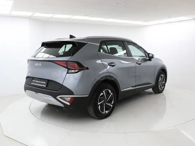 Usado Kia Sportage 150 CV (110 kW) 2023 Gris / plata SUV