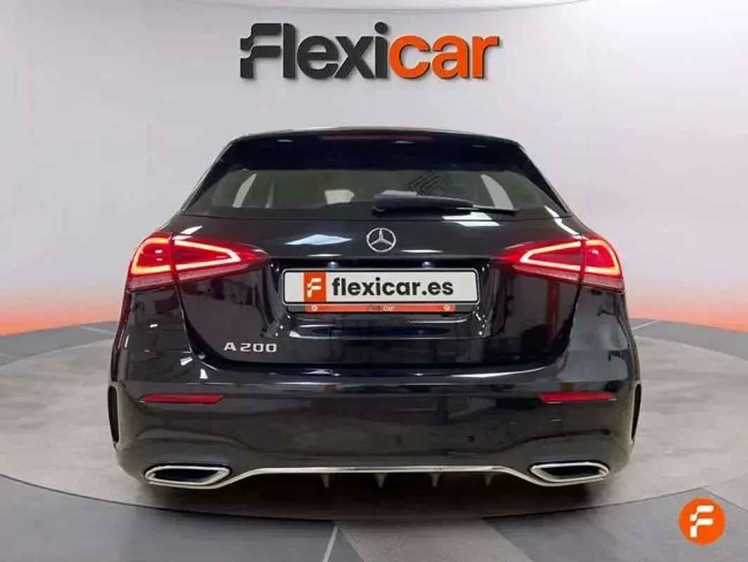 Usado Mercedes A200 163 CV (119 kW) 2020 Negro Berlina