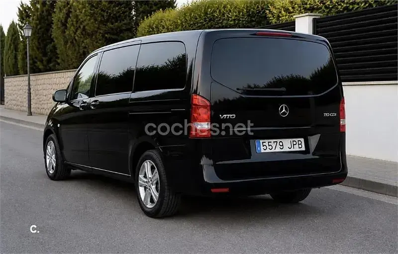 Käytetty Mercedes V220 Marco Polo 163 HP (119 kW) 2016 Musta Tila-auto