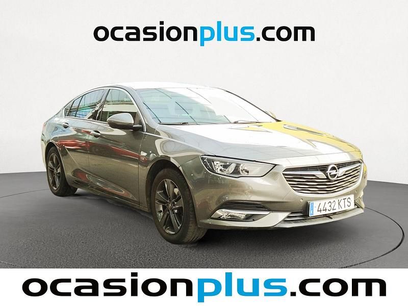 Usado Opel Insignia 140 CV (102 kW) 2019 Gris / plata Berlina