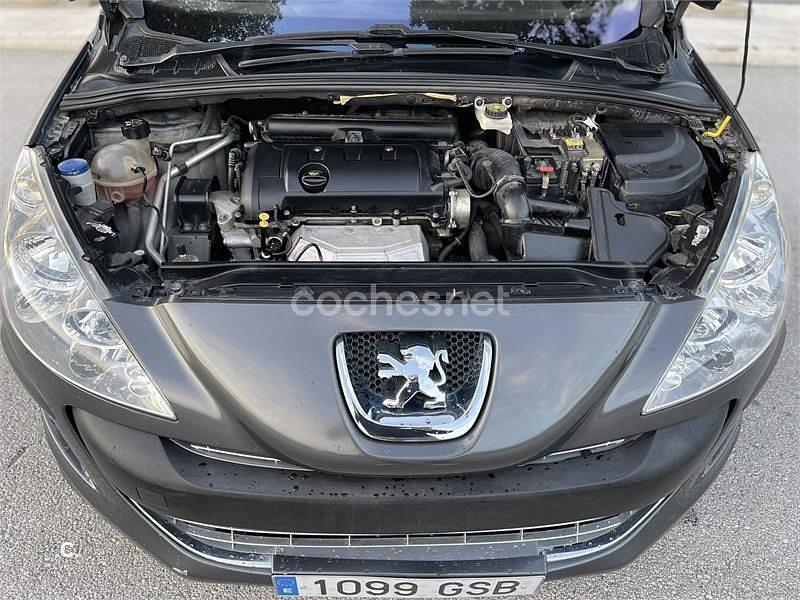 Usado Peugeot 308 Sport 120 CV (88 kW) 2009 Gris / plata Berlina