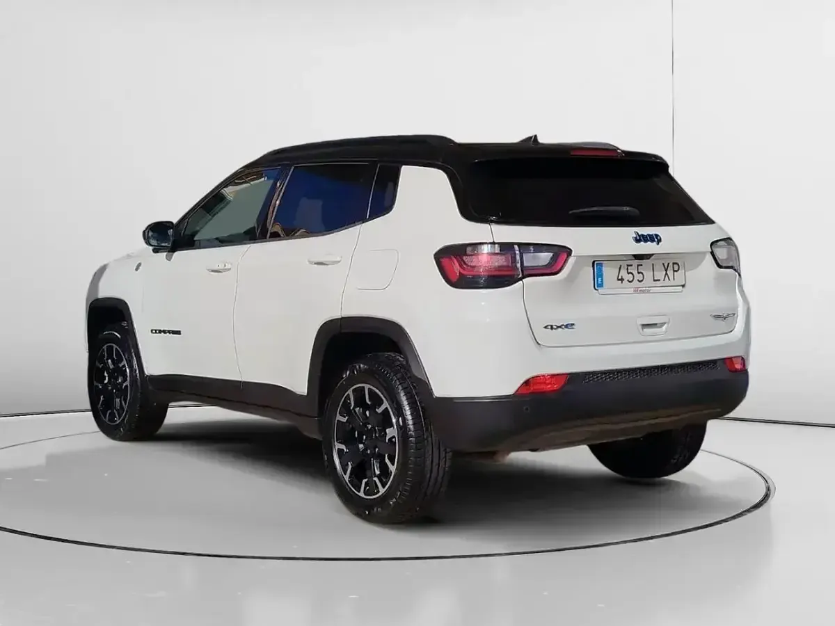 Usado Jeep Compass Trailhawk 240 CV (176 kW) 2022 Blanco SUV