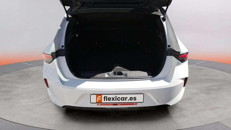 Usado Opel Astra 131 CV (96 kW) 2023 Blanco Familiar
