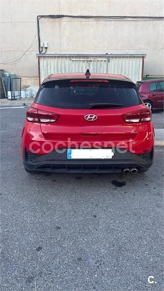 Usado Hyundai i30 N Line 160 CV (117 kW) 2023 Rojo Berlina