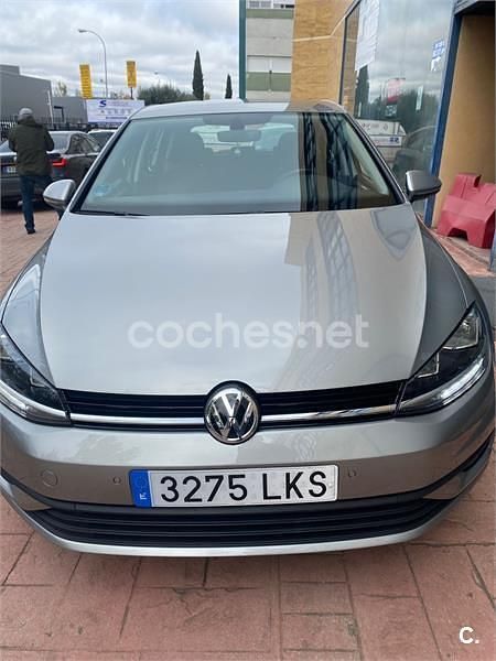 Usado VW Golf VII Advance 115 CV (84 kW) 2020 Gris / plata Berlina