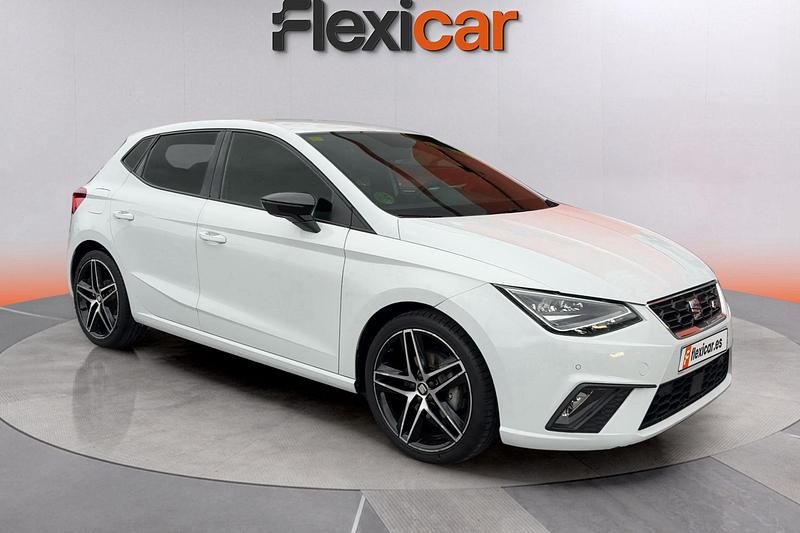 Blanco Usado 2019 Seat Ibiza FR Utilitario | 12.990 € (Precio justo) - Imagen 1/4