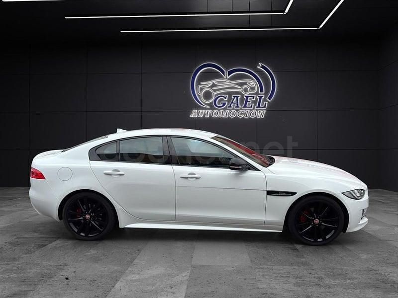Usado Jaguar XE R-Sport 180 CV (132 kW) 2016 Blanco Berlina