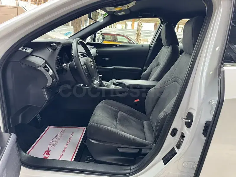Usado Lexus UX 184 CV (135 kW) 2022 Blanco SUV