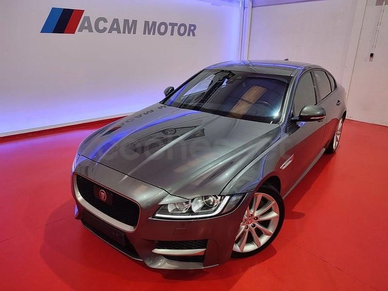 Usado Jaguar XF R-Sport 300 CV (220 kW) 2016 Gris / plata Berlina
