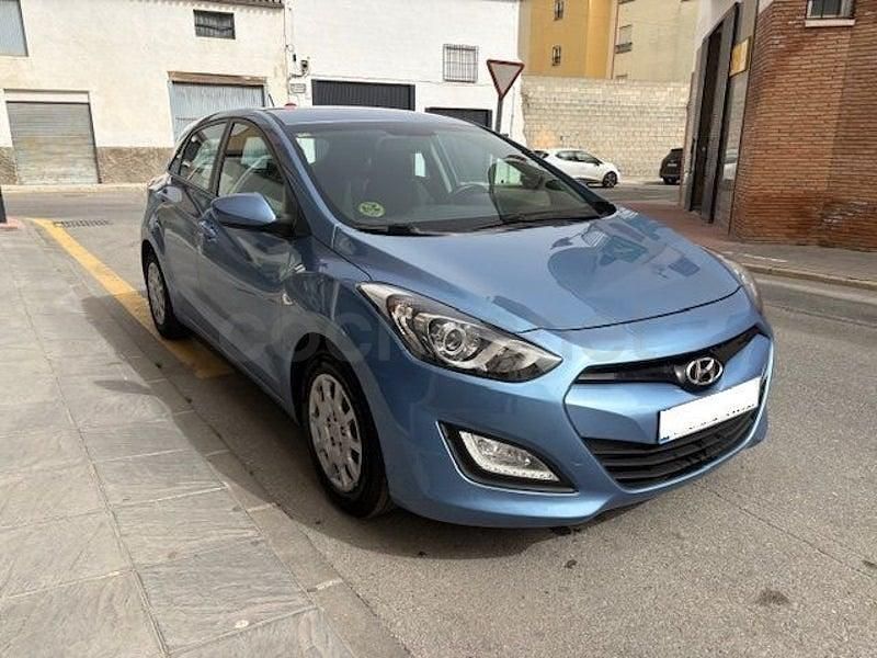 Usado Hyundai i30 110 CV (80 kW) 2012 Azul Berlina