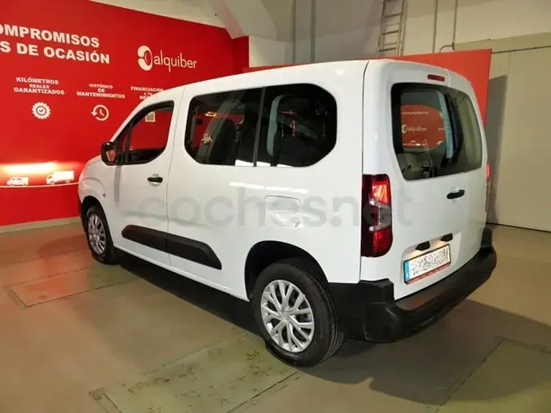 Usado Citroën Berlingo Live 102 CV (75 kW) 2022 Blanco Monovolumen