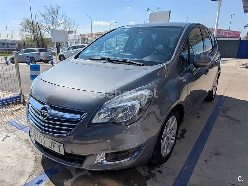 Usado Opel Meriva Excellence 136 CV (100 kW) 2015 Gris / plata Monovolumen
