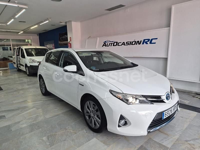 Blanco Usado 2013 Toyota Auris Hybrid Advance Berlina | 10.400 € (Precio justo) - Imagen 1/4