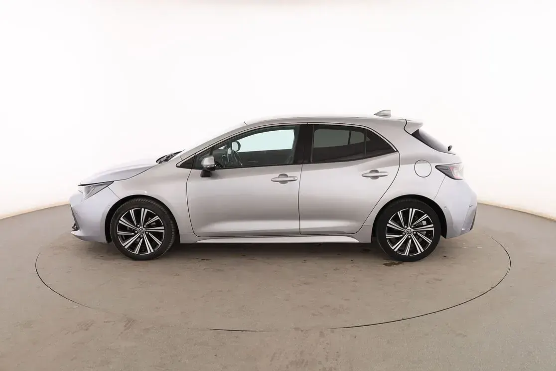 Usado Toyota Corolla Style 122 CV (89 kW) 2022 Gris Berlina