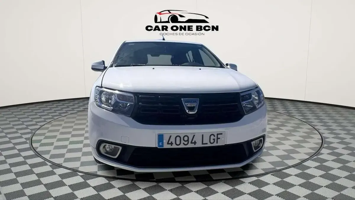 Usado Dacia Sandero Comfort 90 CV (66 kW) 2020 Blanco Utilitario