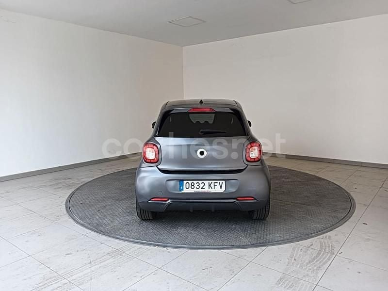 Usado Smart ForFour Passion 90 CV (66 kW) 2017 Gris / plata Utilitario