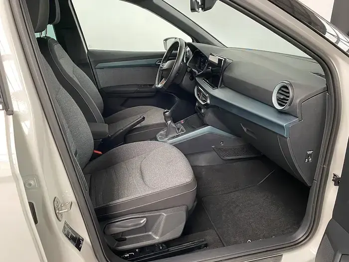 Usado Seat Arona Xperience 115 CV (84 kW) 2025 Blanco SUV