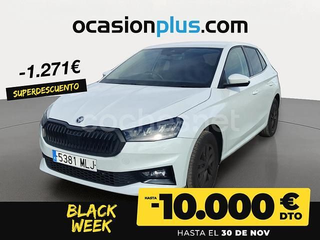 Blanco Usado 2023 Skoda Fabia Ambition Berlina | 13.990 € (Precio justo) - Imagen 1/4