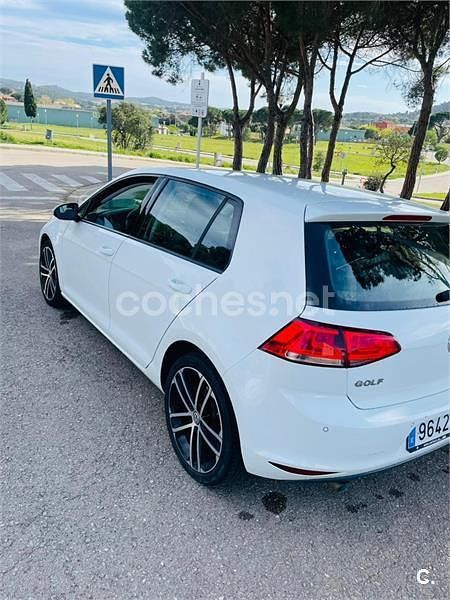 Usado VW Golf VII Business 110 HP (80 kW) 2015 Branco Sedan