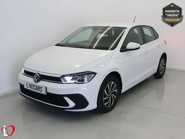 Używany VW Polo Life 95 KM (69 kW) 2023 Biały Sedan/Limuzyna