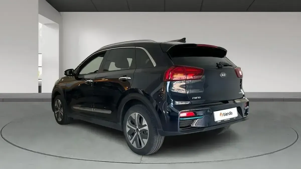 Usado Kia e-Niro 150 kW (204 CV) 2022 Azul SUV