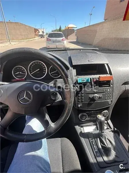 Usado Mercedes C220 Elegance 150 CV (110 kW) 2008 Gris / plata Berlina