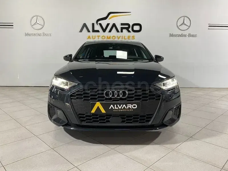 Usado Audi A3 110 CV (80 kW) 2022 Gris / plata Berlina