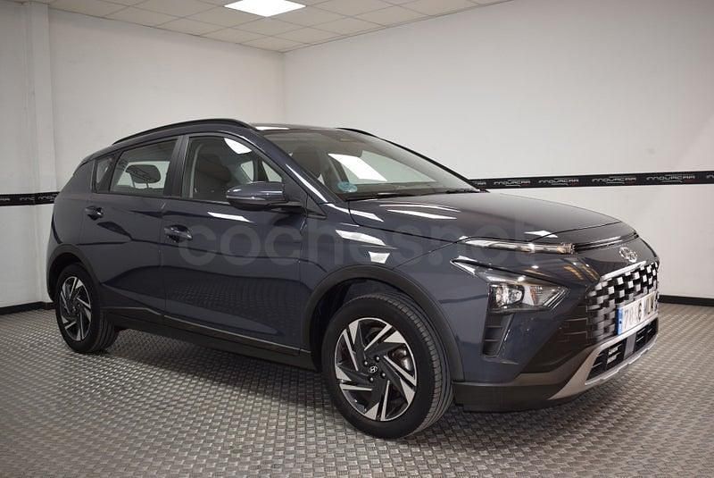 Usado Hyundai Bayon 84 CV (61 kW) 2023 Gris / plata SUV