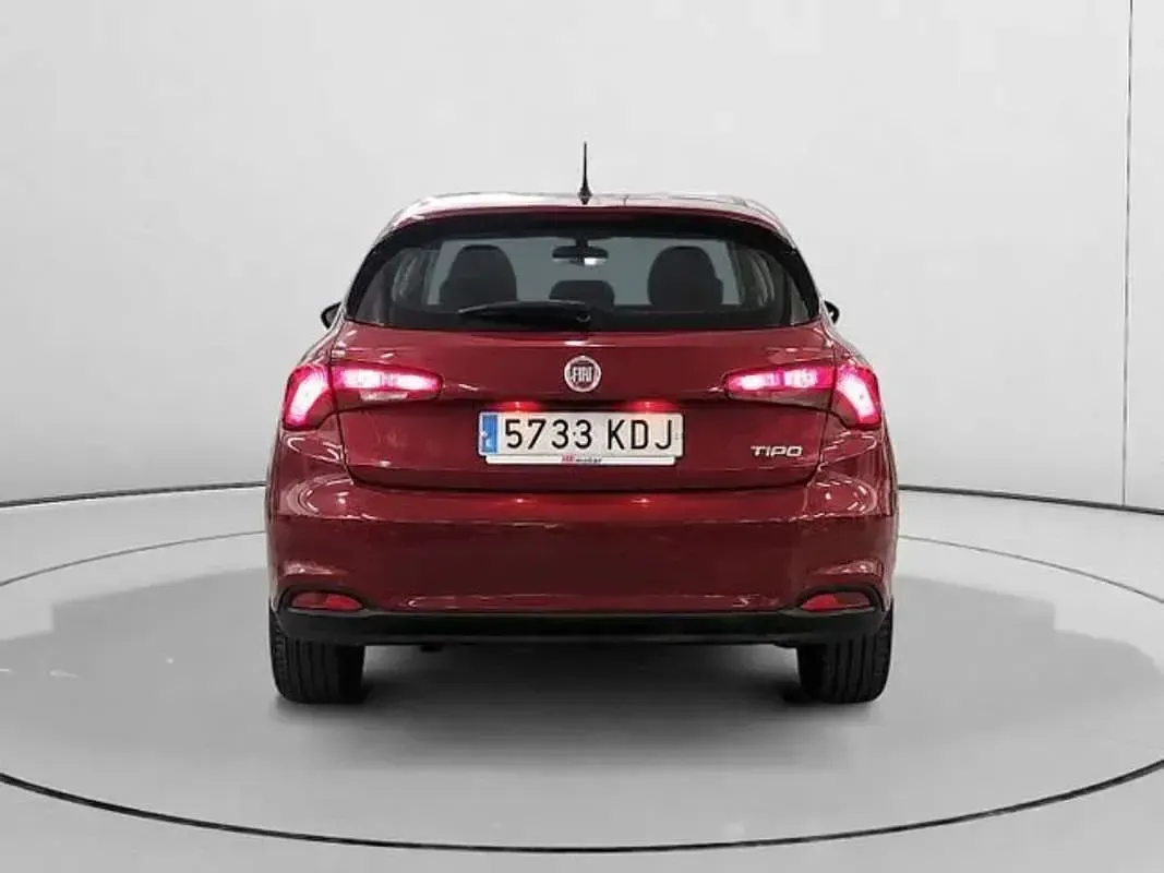 Usado Fiat Tipo Lounge 120 CV (88 kW) 2017 Rojo Utilitario