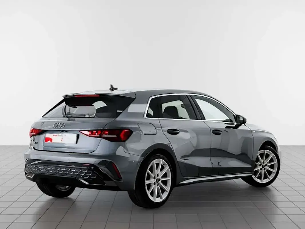 Usado Audi A3 Sportback S-Line 150 CV (110 kW) 2025 Gris Utilitario