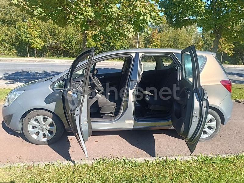 Gris / plata Usado 2010 Opel Meriva Enjoy Monovolumen | 5300 € (Buen precio) - Imagen 1/4