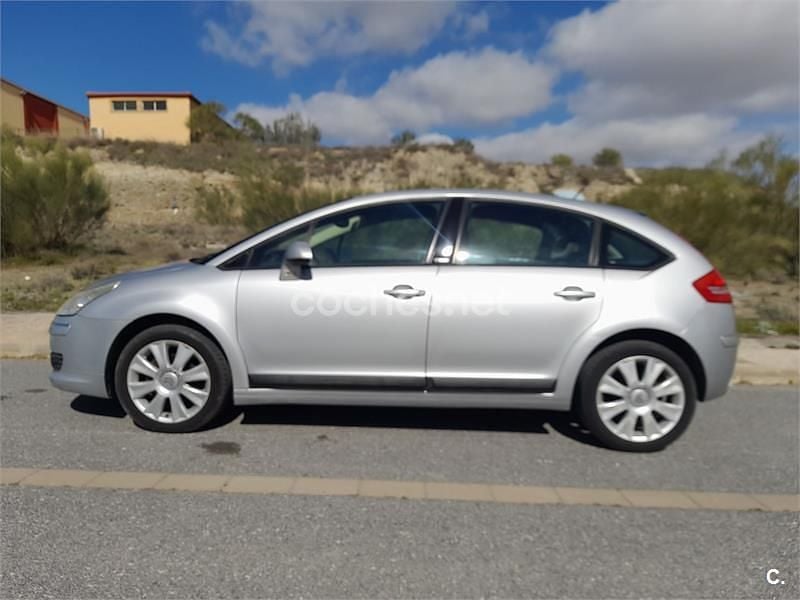 Usado Citroën C4 Exclusive 110 CV (80 kW) 2005 Gris / plata Berlina