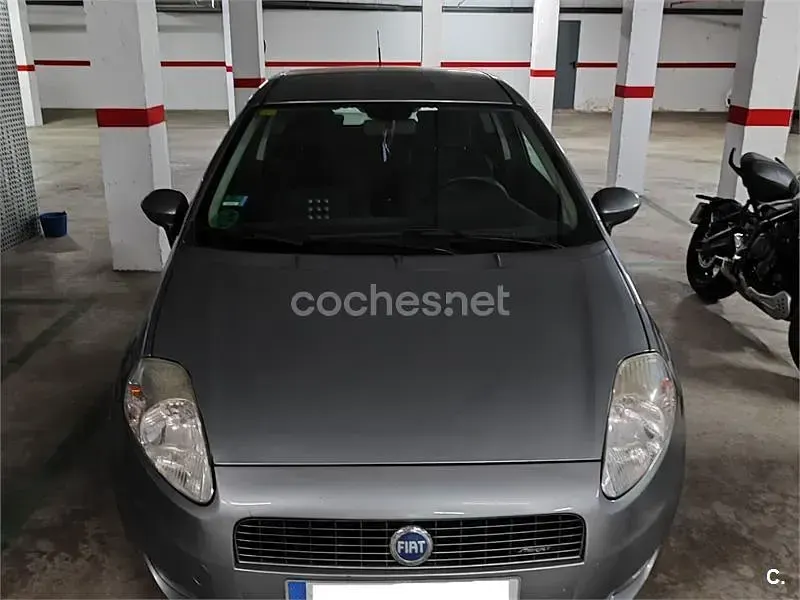 Usado Fiat Grande Punto Sport 95 CV (69 kW) 2008 Gris / plata Utilitario