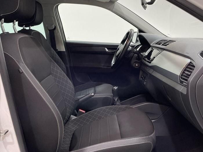 Usado Skoda Fabia Ambition 95 CV (69 kW) 2021 Blanco