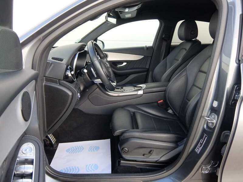 Usado Mercedes GLC300e 333 CV (244 kW) 2021 Gris Coupe