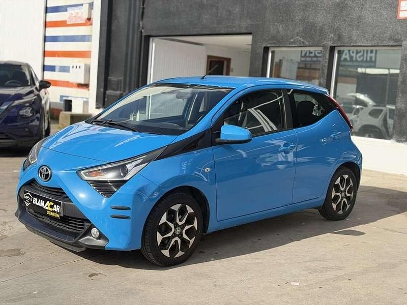 Usado Toyota Aygo 71 CV (52 kW) 2019 Azul Utilitario