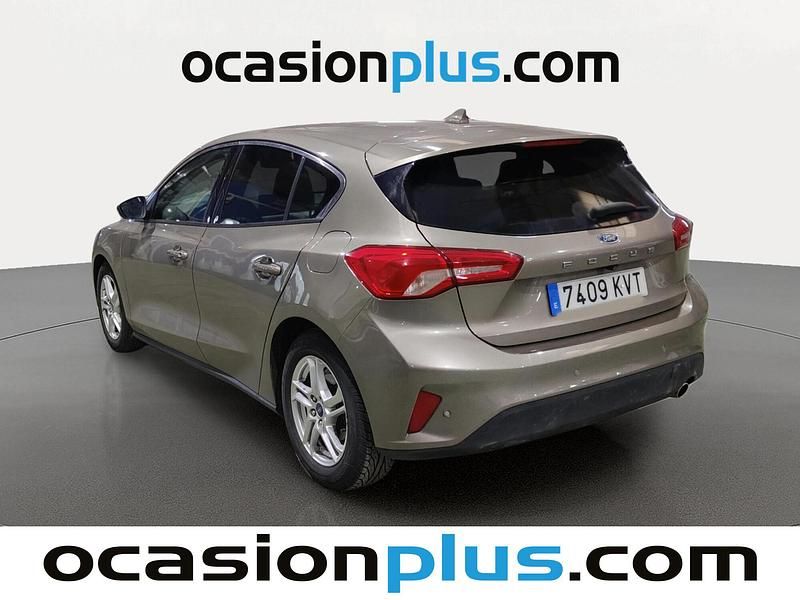 Usado Ford Focus Trend 125 CV (91 kW) 2019 Gris / plata Berlina