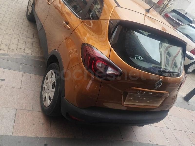 Begagnad Renault Captur Intens 90 HK (66 kW) 2018 Orange SUV