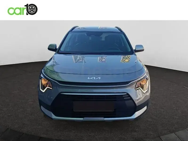 Usado Kia Niro 129 CV (94 kW) 2025 Gris / plata SUV