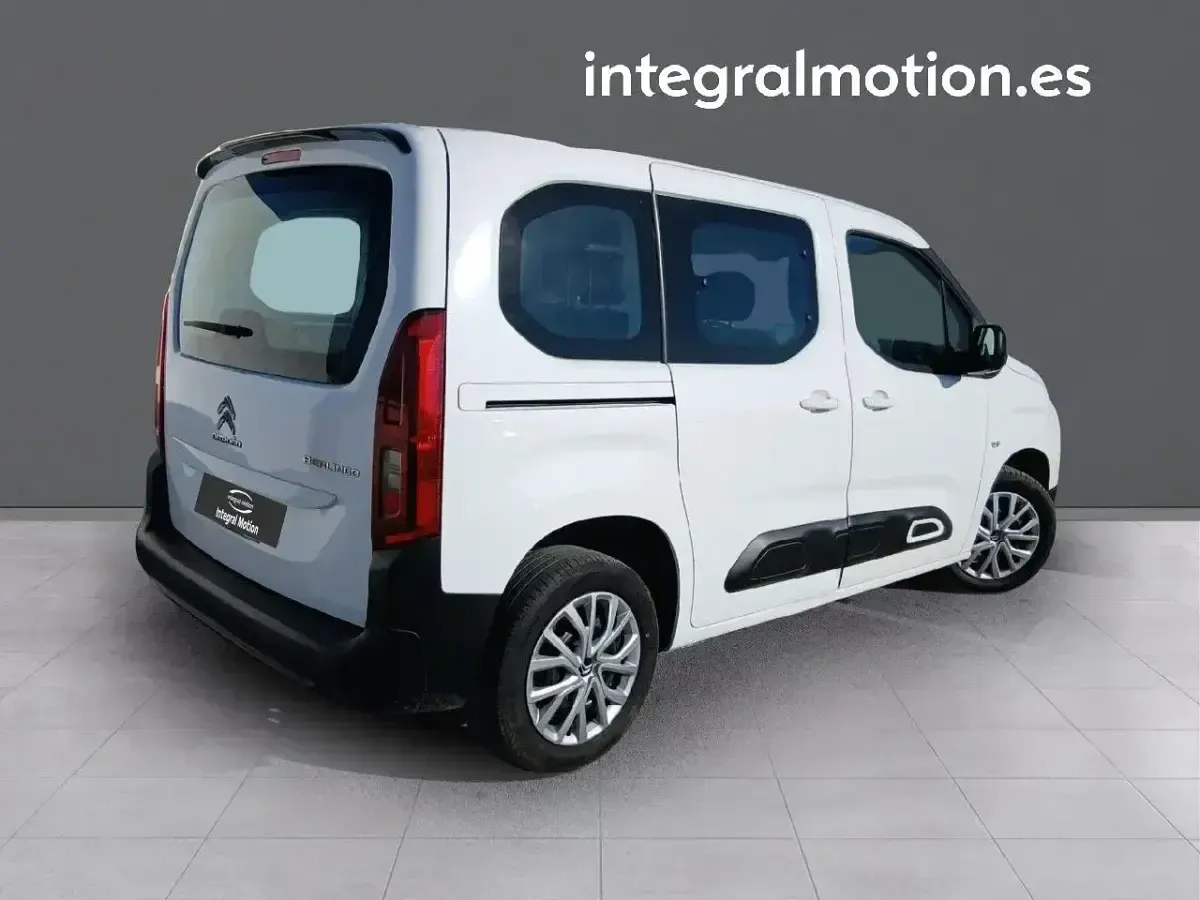Usado Citroën Berlingo Feel 102 HP (75 kW) 2022 Branco Monovolume