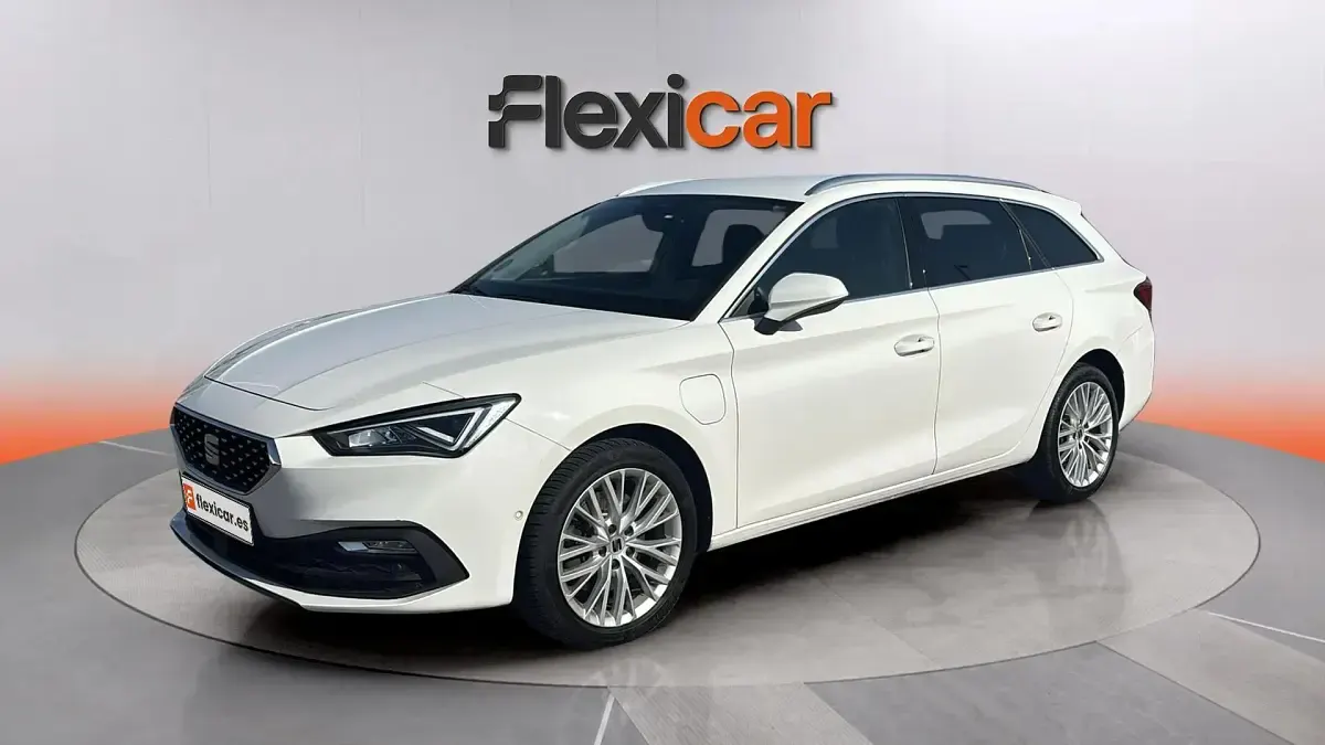 Usado Seat Leon XCELLENCE 205 CV (150 kW) 2021 Blanco Familiar