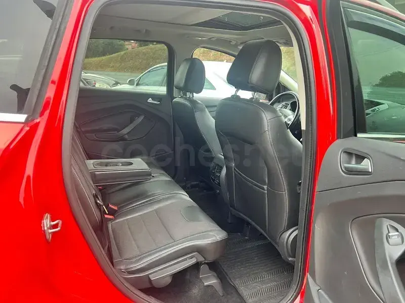 Usado Ford Kuga Titanium S 163 CV (119 kW) 2014 Rojo SUV