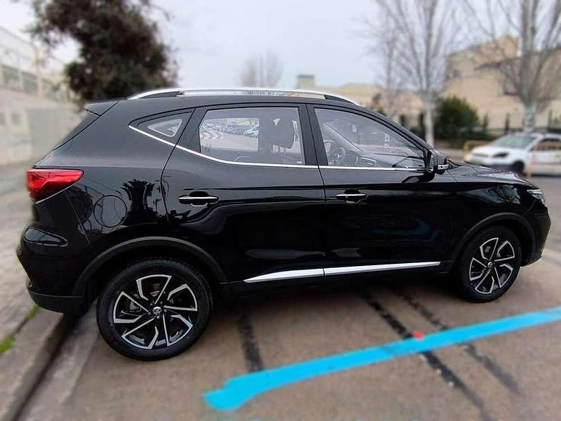 Usado MG ZS Luxury 111 CV (81 kW) 2024 Negro SUV