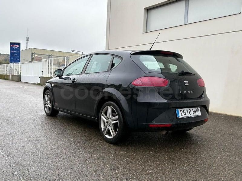 Usado Seat Leon Copa 105 CV (77 kW) 2013 Negro Berlina