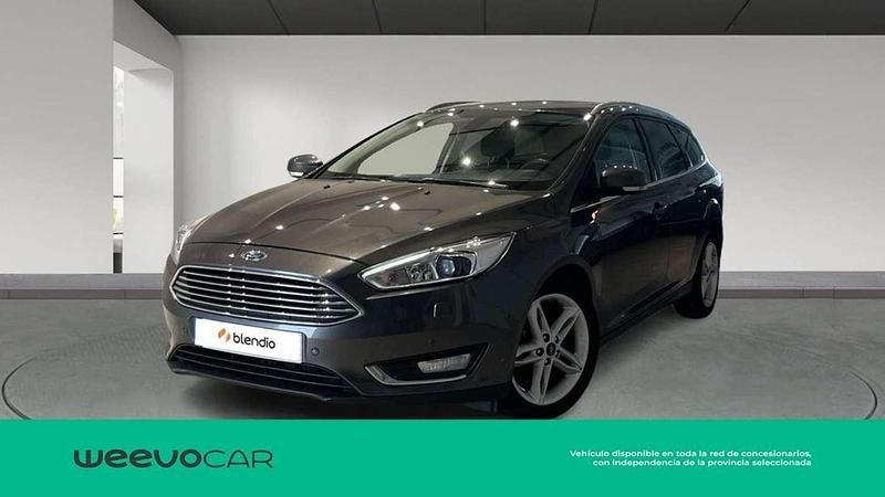 Usado Ford Focus Titanium 125 CV (91 kW) 2017 Gris Utilitario