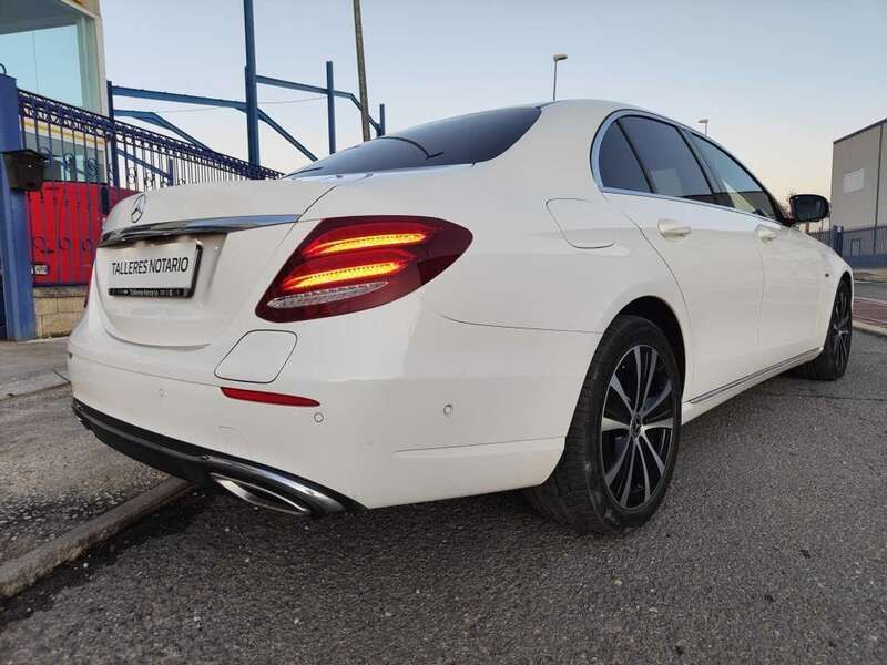 Usado Mercedes E300 320 CV (235 kW) 2019 Blanco Berlina
