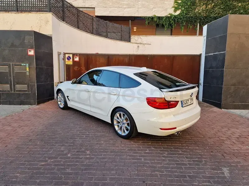 Usado BMW 320 Comfort Edition 190 CV (139 kW) 2017 Blanco Berlina